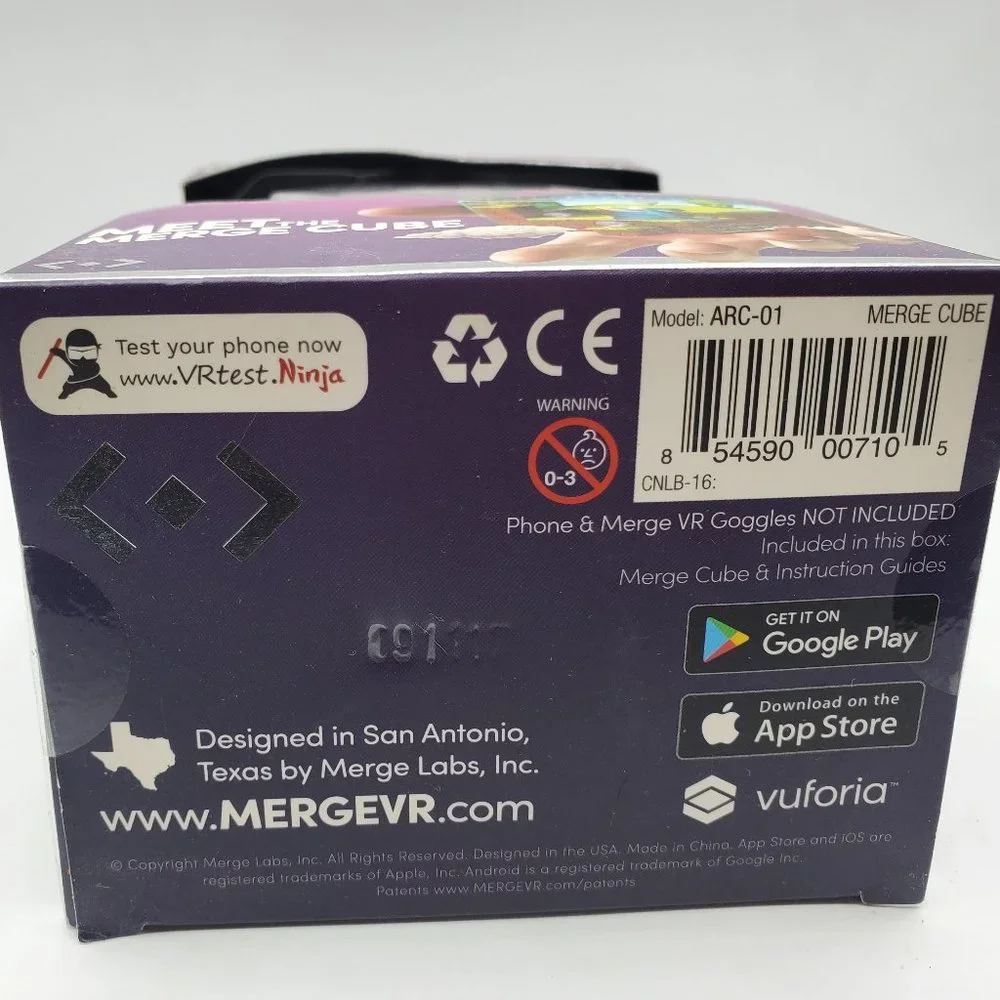 MERGE CUBE AUGMENTED & VIRTUAL REALITY SCIENCE & STEM EDUCATIONAL TOY
